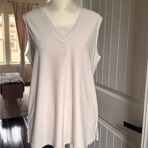 MarlaWynne Sleeveless V-Neck Tank Top in Blush Pink